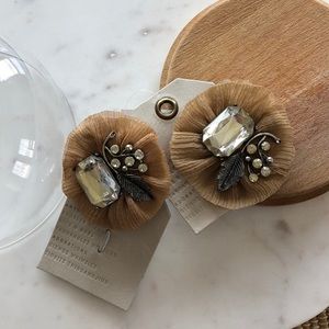 Anthropologie Tulle and gem leaf clip (2)